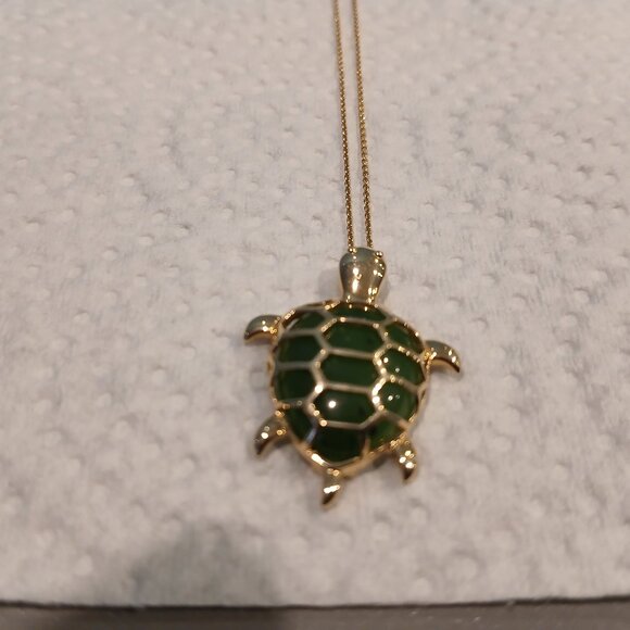 Jade turtle pendant with chain - Picture 1 of 7